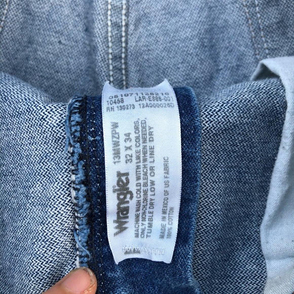 SOLD Wrangler dark wash straight leg cowboy jeans - Picture 5 of 9